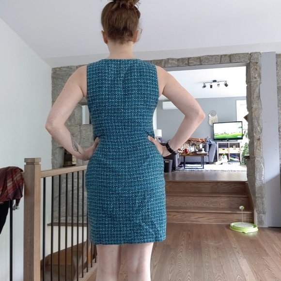Channel style dress - Picture 2 of 4